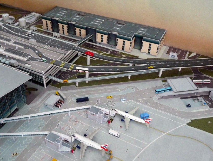 002_LHR_No Point Airport_preview.JPG